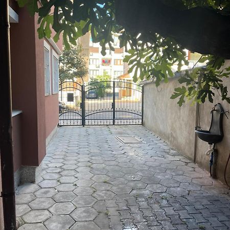 Apartment Lazur Karlovo 8 Street Free Parking Burgas Bagian luar foto